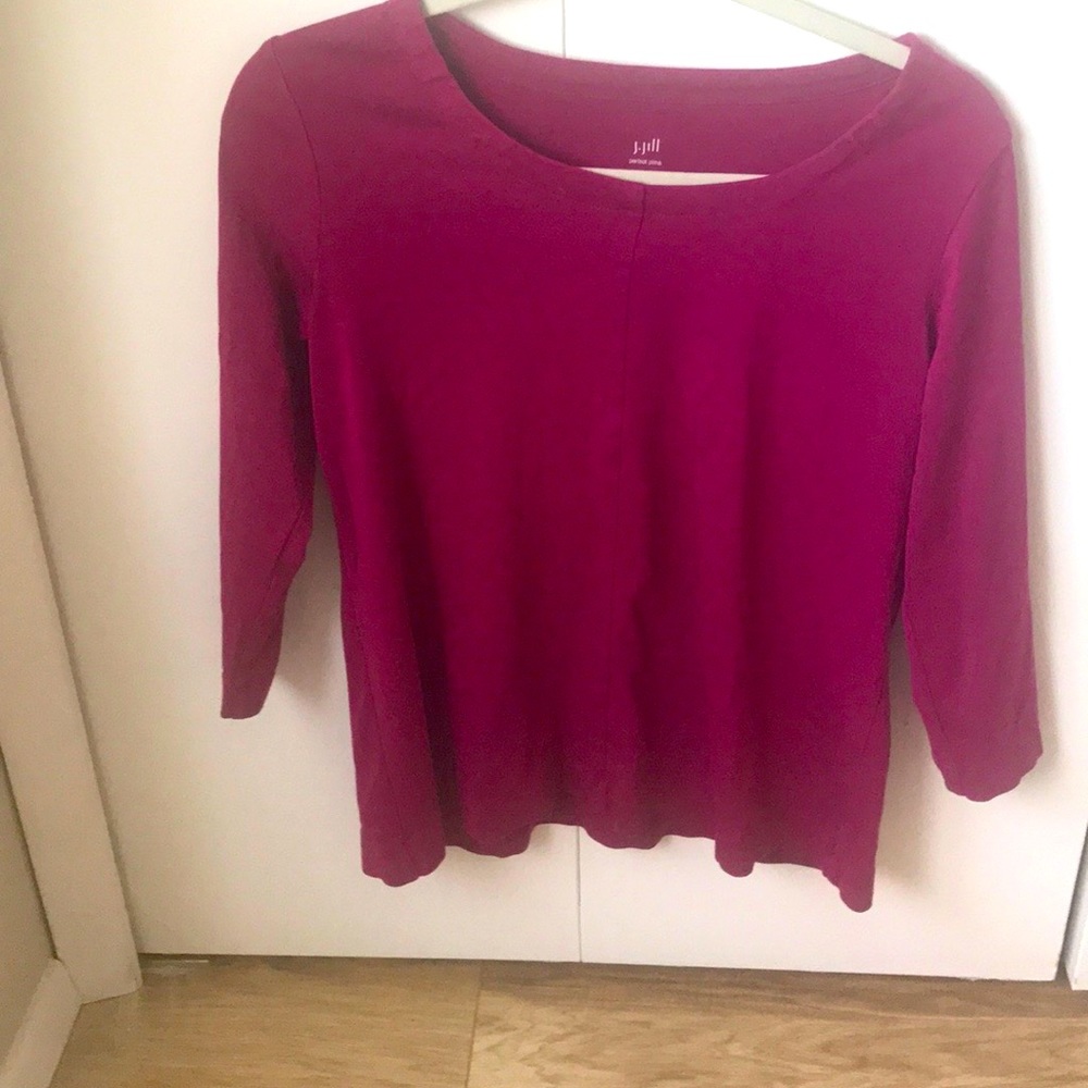 3/4 quarter length sleeve top Dress up or down with blue jeans or skirt.